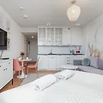 Appartamento Mazowiecka Close To The Access To Swimming Pool, Sauna & Jacuzzi, Parking By Renters
