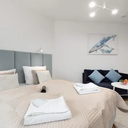 Mazowiecka Close To The Access To Swimming Pool, Sauna & Jacuzzi, Parking By Renters *