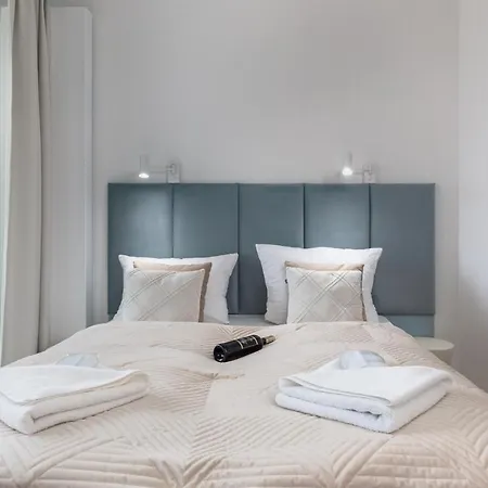 Mazowiecka Close To The Access To Swimming Pool, Sauna & Jacuzzi, Parking By Renters Διαμέρισμα