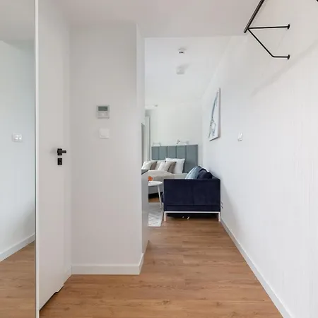 Mazowiecka Close To The Access To Swimming Pool, Sauna & Jacuzzi, Parking By Renters Apartment