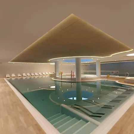 Mazowiecka Close To The Access To Swimming Pool, Sauna & Jacuzzi, Parking By Renters شقة *